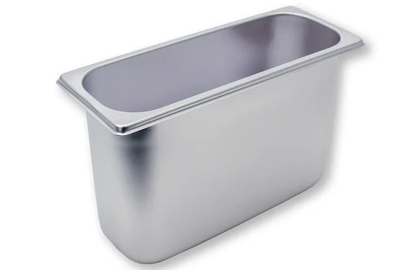 Bac GN Rieber en acier inoxydable GN 2/4 - 100 mm, capacité : 5,3 litres, Mod. 24 100