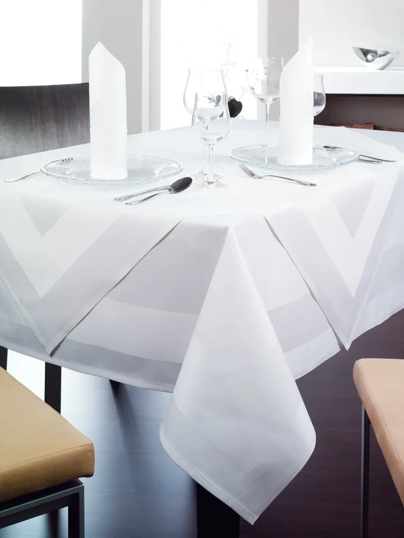 Linge de table Madeira, 100% coton, bord satin 4 côtés, 140 x 180 cm