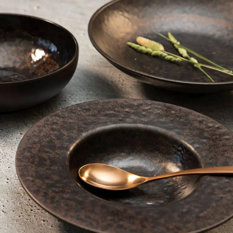 Assiettes plates et creuses en mélamine raffinée