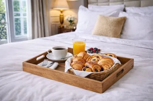 Plateau room service en acacia de style champêtre 45 X 35 cm