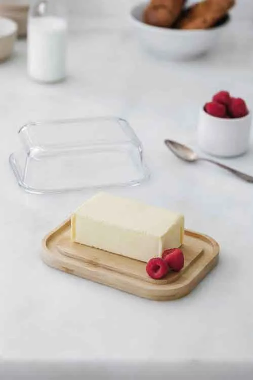 Beurrier avec socle bambou et couvercle en verre borosilicaté