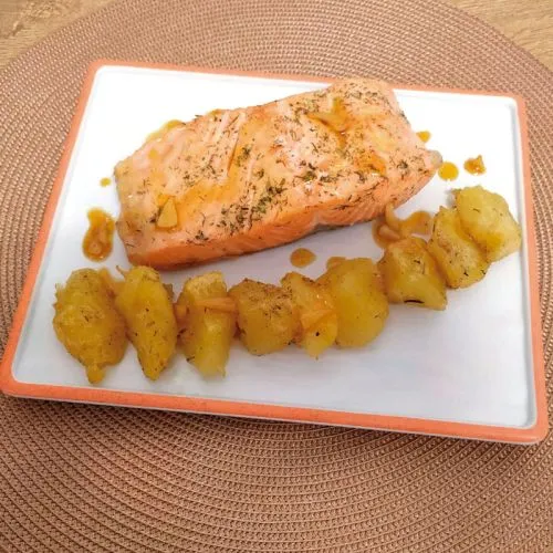 Bols et plats mélamine blanc à bordure orange