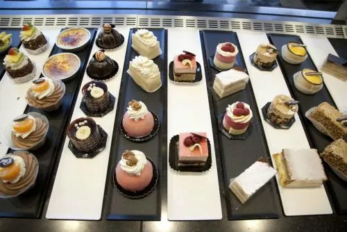 Plats de présentation pâtisserie boulangerie
