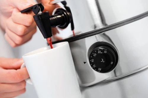 Distributeur d'eau chaude ou vin chaud