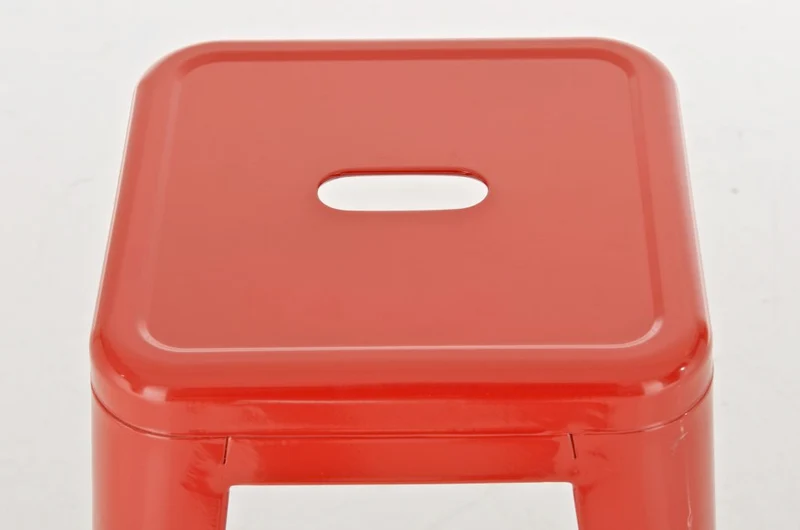 Lot de 2 tabourets de bar style industriel en métal avec repose-pieds rouge TDB10117
