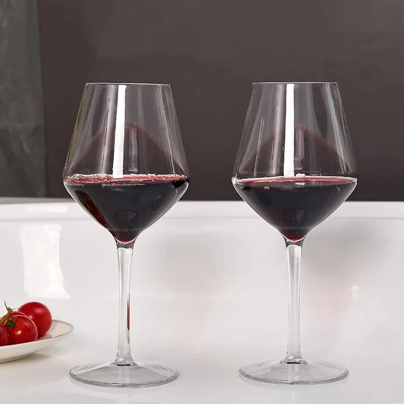 Verres à vin moderne en plastique
