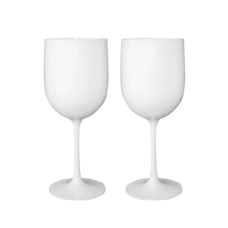 Lot 4 Verres à vin en plastique blanc