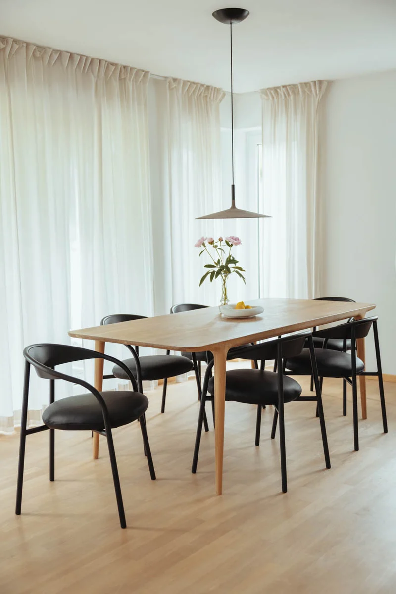 STUHL LINELLE
