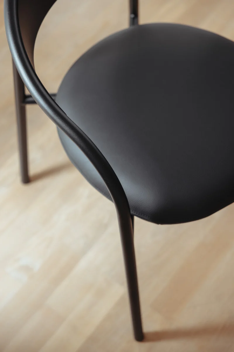 STUHL LINELLE