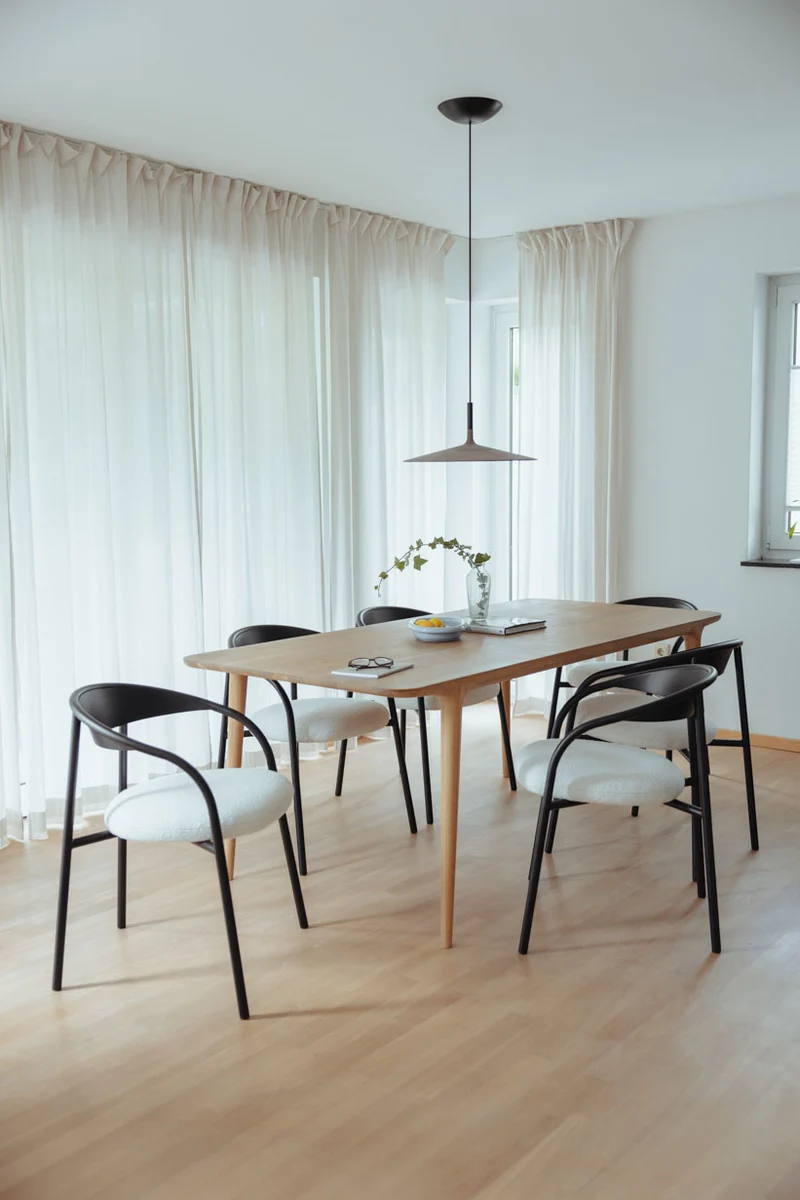 STUHL LINELLE