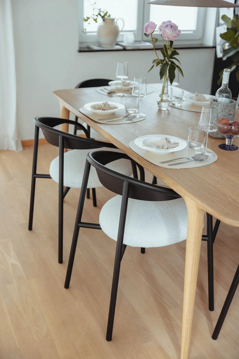 STUHL LINELLE