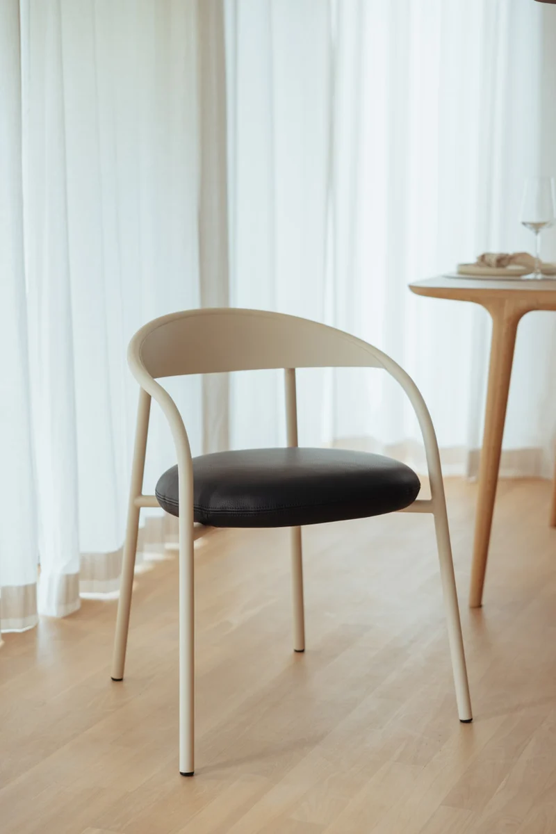STUHL LINELLE