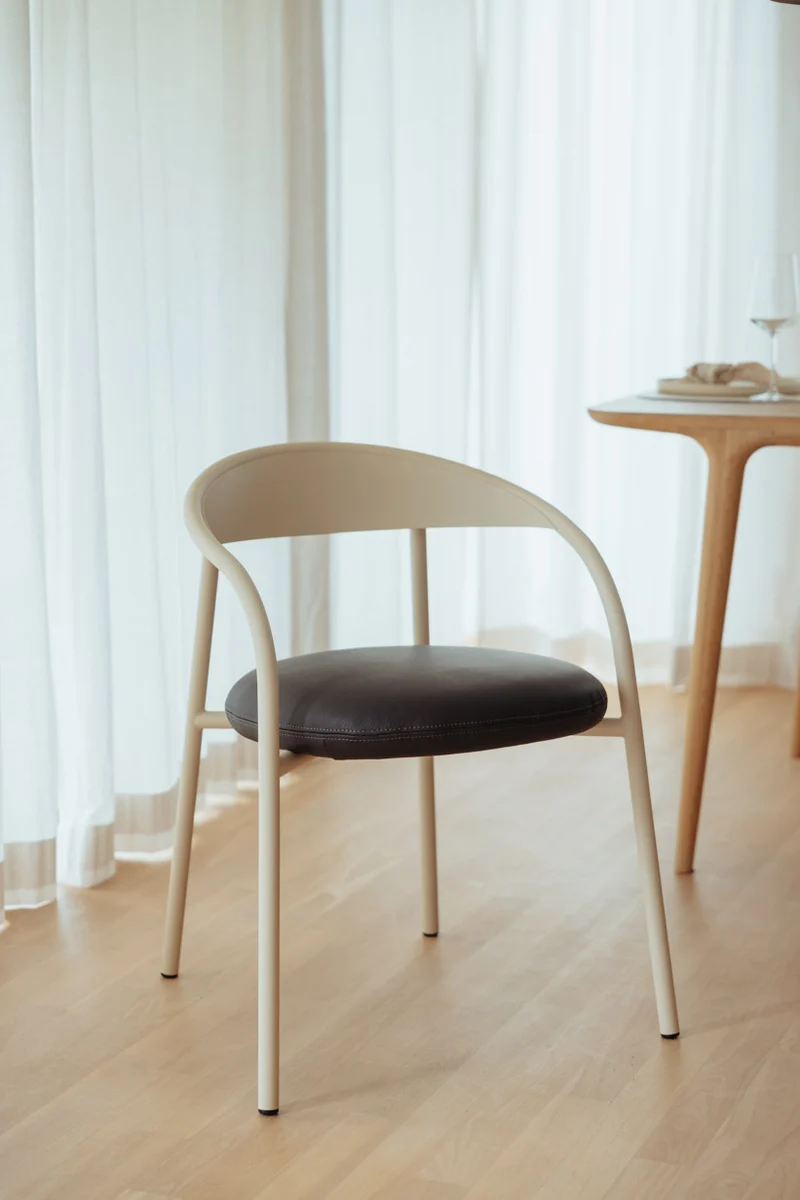 STUHL LINELLE