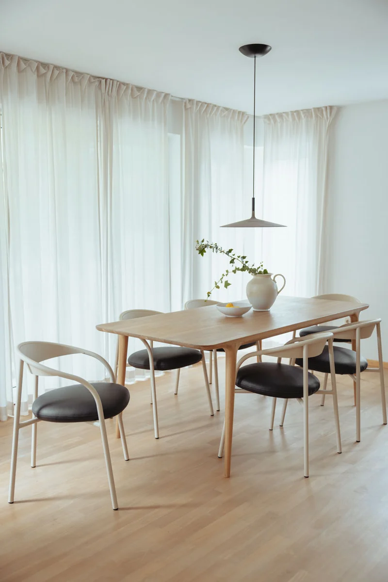 STUHL LINELLE