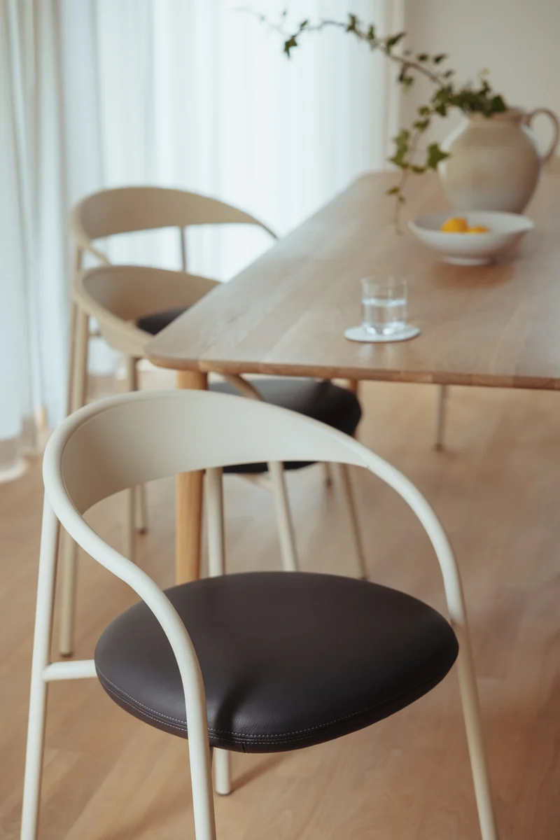 STUHL LINELLE
