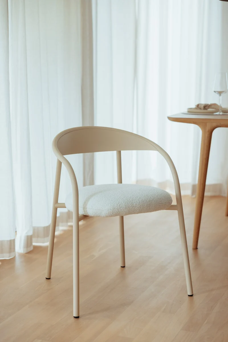 STUHL LINELLE