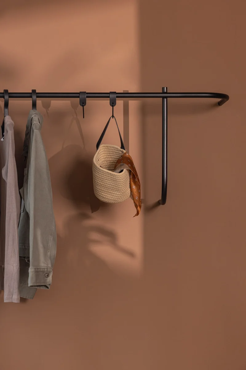 GARDEROBE TAMINA