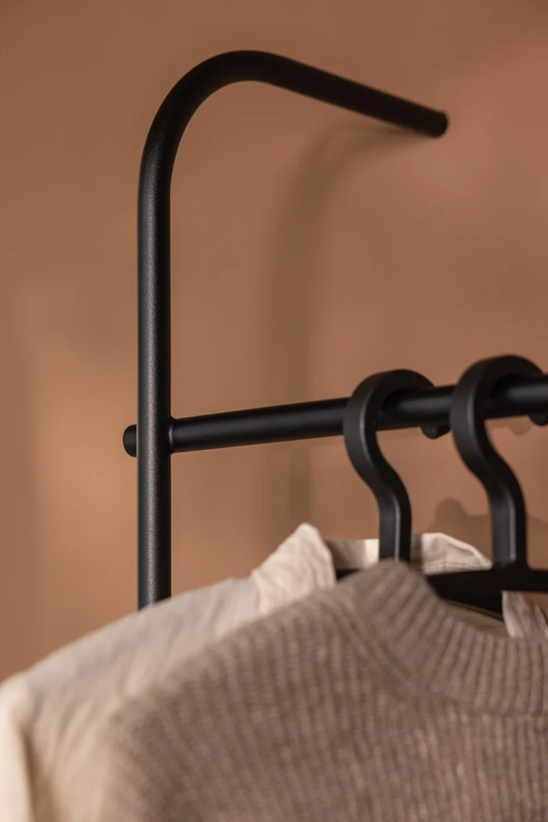 GARDEROBE TAMINA