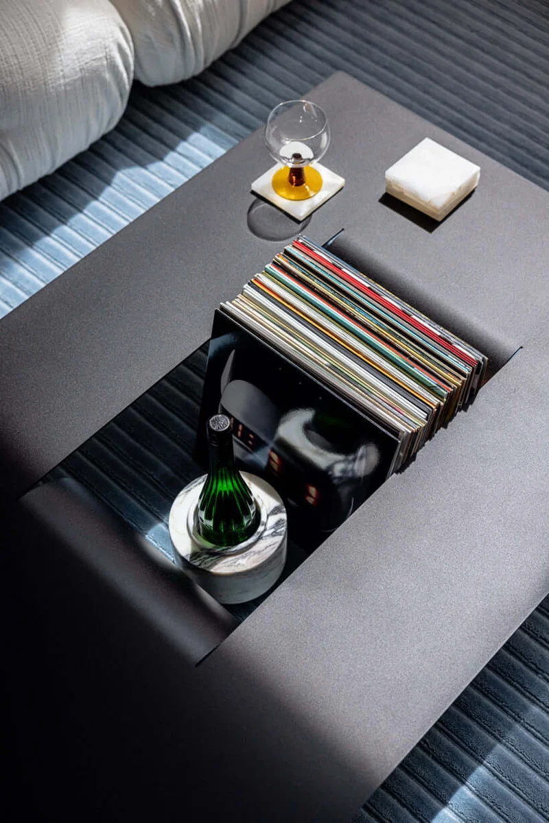 COUCHTISCH CUT