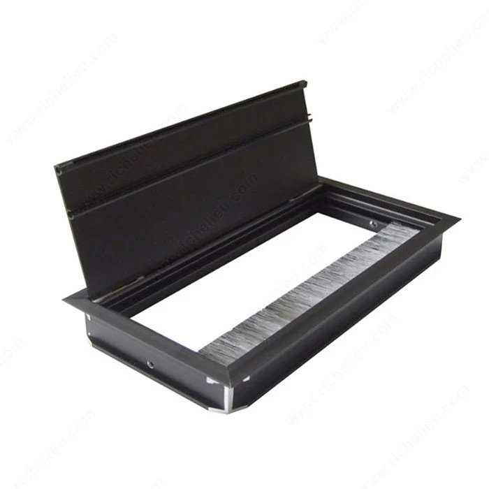 Passe-fils rectangulaire avec brosse