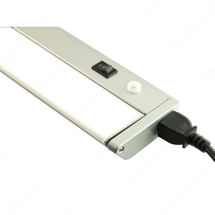 Luminaire utilitaire à DEL PERNO III à détecteur de mouvement intégré