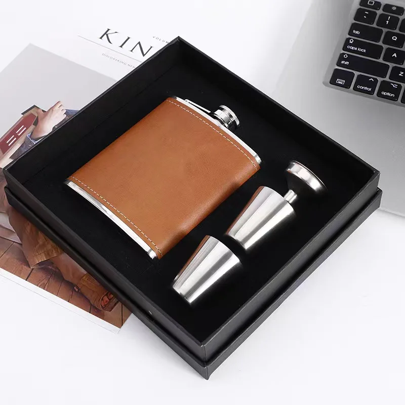 Flasque alcool cuir 300ml