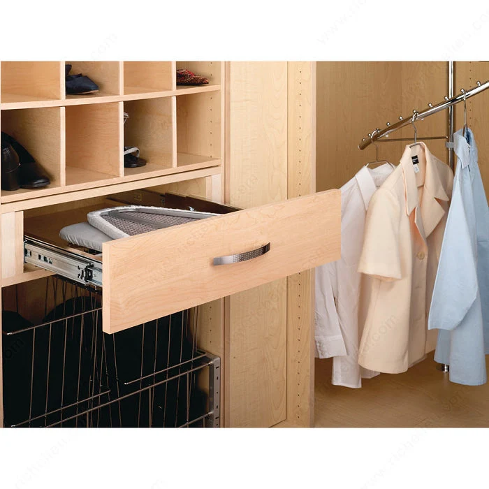 Planche à repasser escamotable Rev-A-Shelf