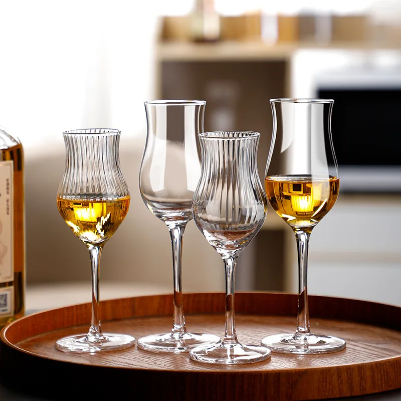 Verre tulipe haut pied 106ml