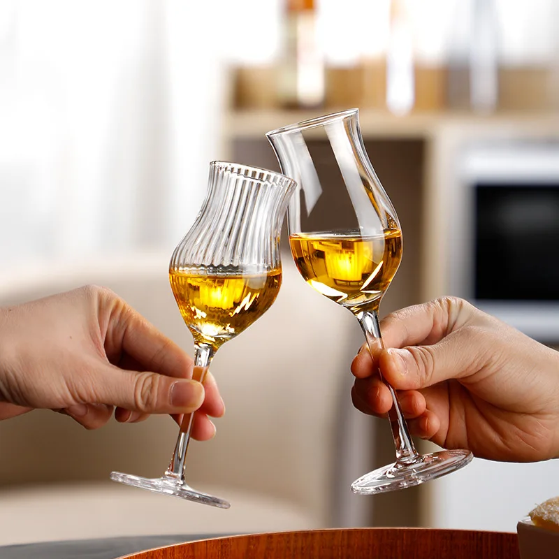 Verre tulipe haut pied 106ml