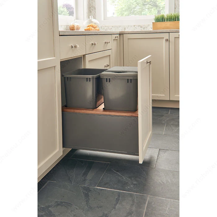 Centre de recyclage avec mécanisme LEGRABOX Rev-A-Shelf