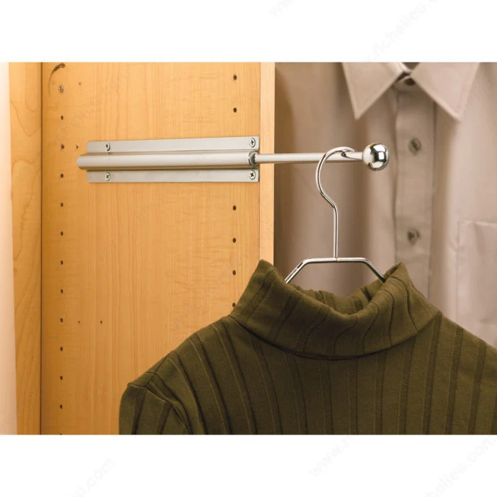 Tringle de valet standard en chrome de 12 po (304 mm) Rev-A-Shelf