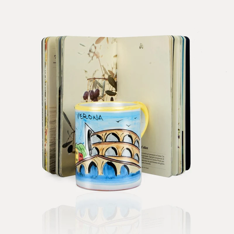 Mug & Italy Book