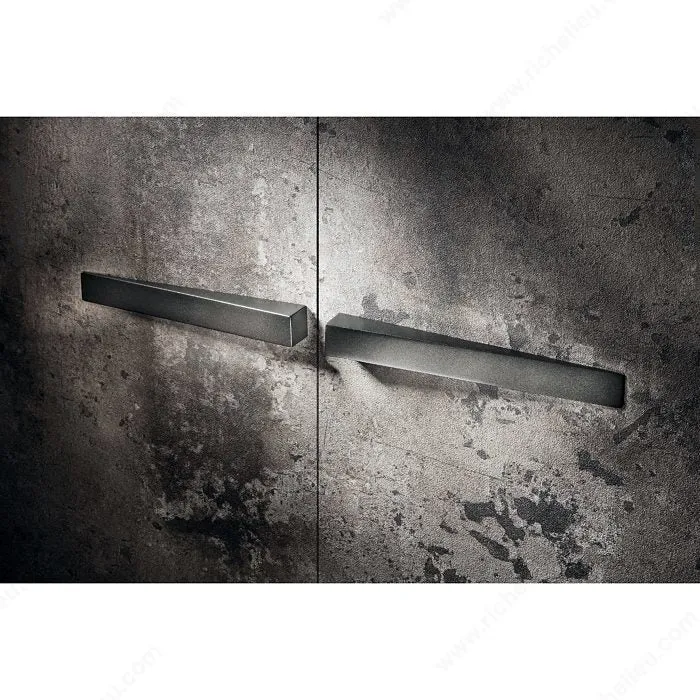 Poignée contemporaine en métal - MN2