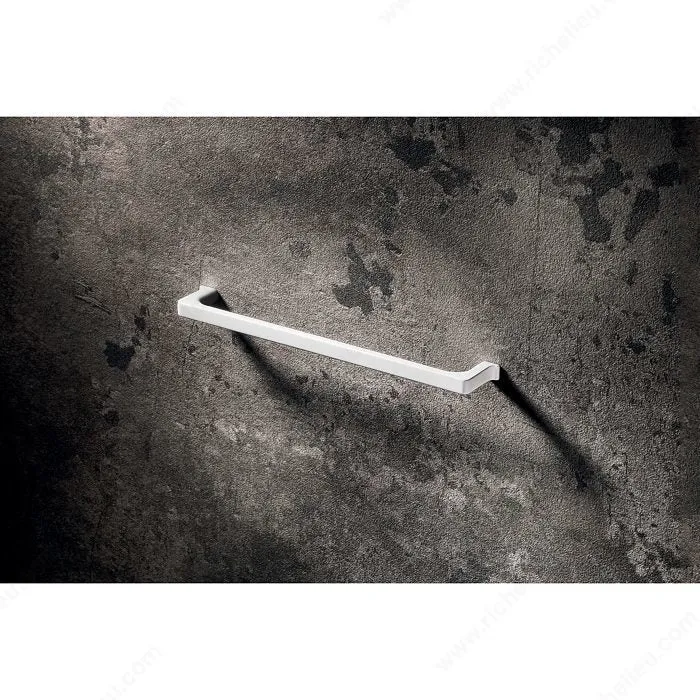 Poignée contemporaine en métal