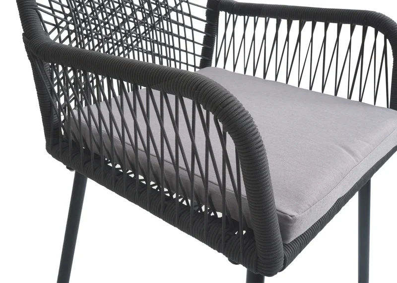 Lot de 2 chaises de jardin motif graphique aéré en aluminium anthracite corde tressée et coussins gris inclus 04_0009695