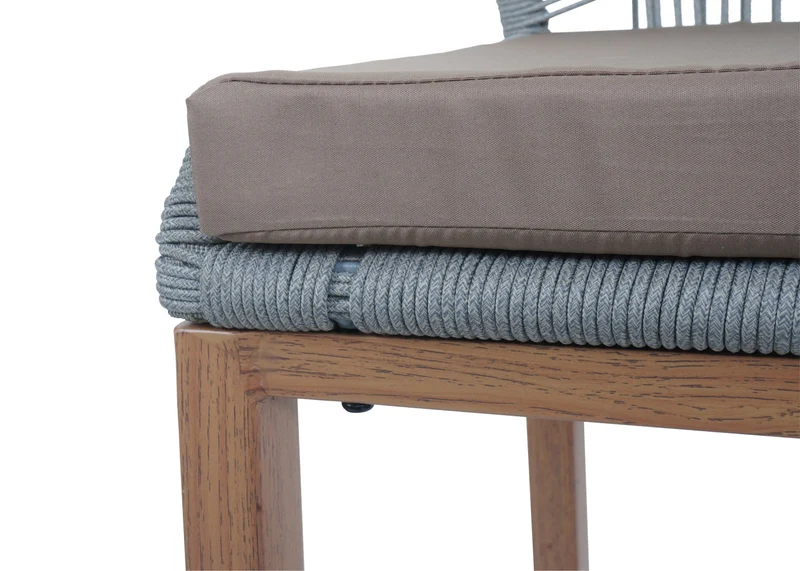 Lot de 2 tabourets de bar extérieur avec dossier cordage élastique décoratif gris clair et repose-pieds structure acier effet bois coussins taupe 04_0009642