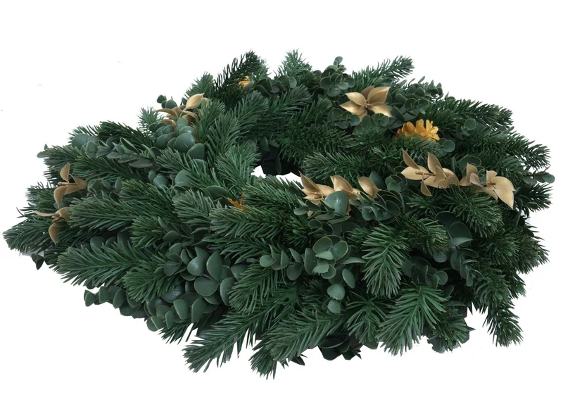 Couronne décorative artificielle Ø 60 cm effet sapin avec pommes de pin dorées 4 supports pour bougies LED 04_0009150