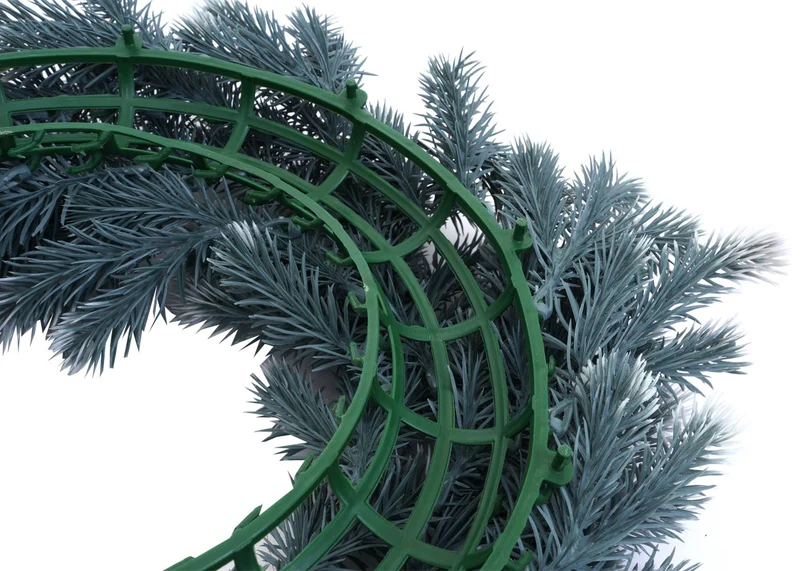 Couronne décorative effet neige idéale pour porte ou mur 45 x 45 x 8 cm avec 4 supports de bougies en PE vert 04_0009156