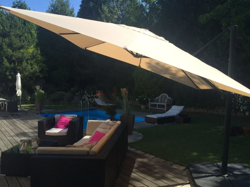 Parasol professionnel restaurant pour jardin terrasse 3x3m (Ø4,24m) polyester aluminium/acier 23kg vert avec pied 04_0003448