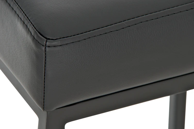 Lot de 2 tabourets de bar avec repose-pieds design simple hauteur 85 cm en PVC noir et métal noir 10_0004381